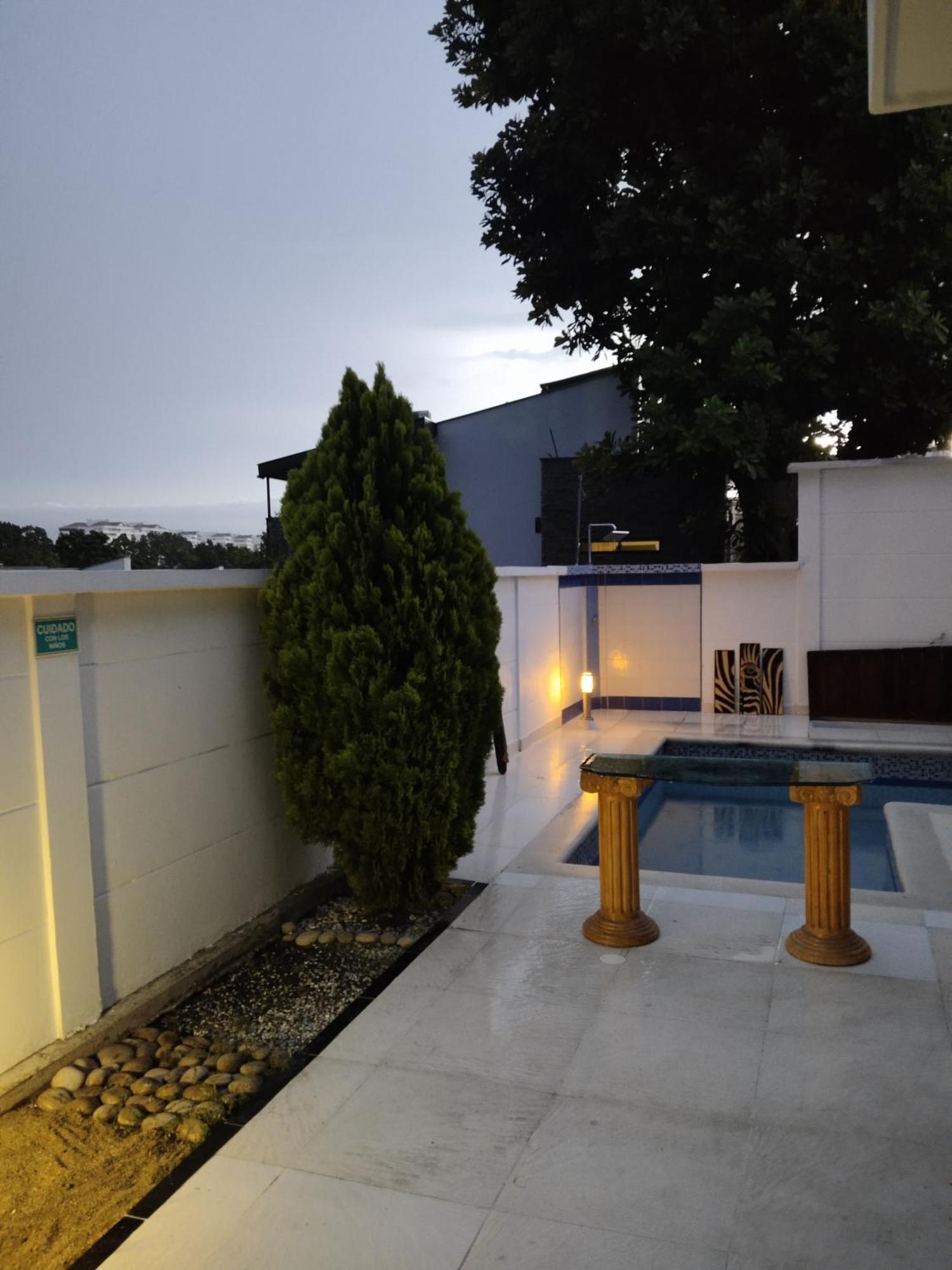 Hotel Premium House Флоридабланка Екстериор снимка